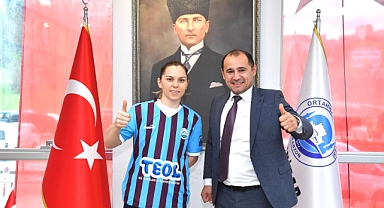Ortahisar Kadın Hentbol Takımı, gücüne güç kattı