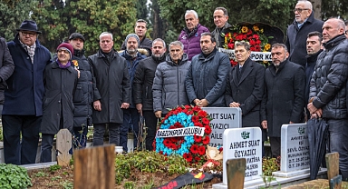 Ahmet Suat Özyazıcı kabri başında anıldı