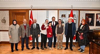 BAŞKAN GENÇ’TEN DOWN SENDROMLU BİREYLERE TAM DESTEK