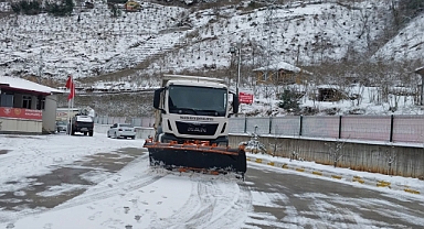 BÜYÜKŞEHİR KARLA MÜCADELEYİ ARALIKSIZ SÜRDÜRÜYOR