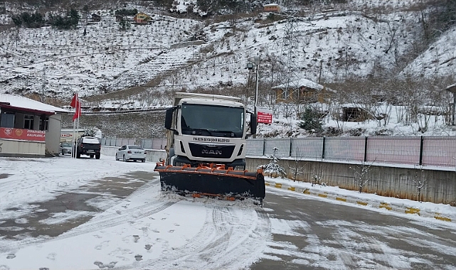 BÜYÜKŞEHİR KARLA MÜCADELEYİ ARALIKSIZ SÜRDÜRÜYOR