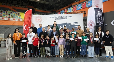 SATRANÇ TURNUVASI’NDA DERECEYE GİRENLER ÖDÜLLENDİRİLDİ