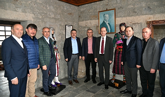 BAŞKAN GENÇ, TRABZON HALKINI BAYRAMLAŞMAYA DAVET ETTİ