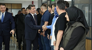 BAŞKAN KAYA, BELEDİYE ÇALIŞANLARIYLA BAYRAMLAŞTI