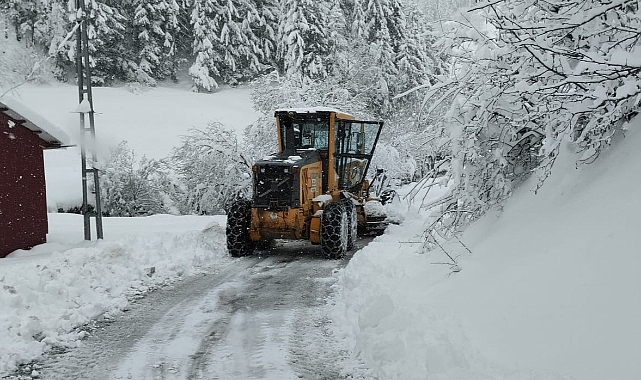 BÜYÜKŞEHİR EKİPLERİNDEN KARLA MÜCADELE SEFERBERLİĞİ