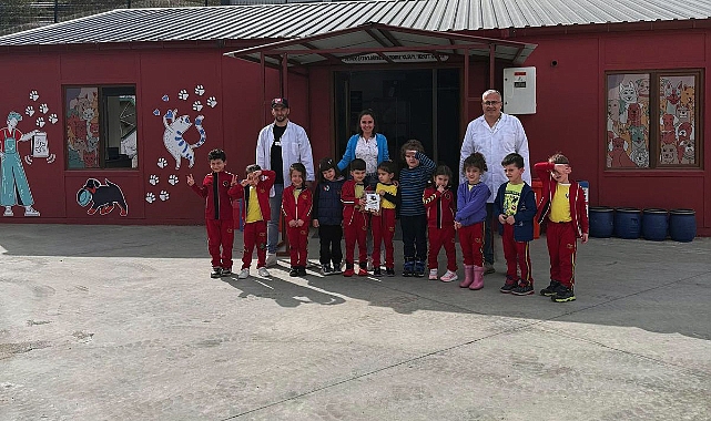 Minikler, Mama Üretim Tesisini ziyaret etti 