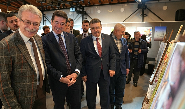 BAŞKAN KAYA, GÖRSEL MİZAHİ YAPITLAR SERGİSİ’NİN AÇILIŞINA KATILDI