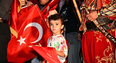 DOHA CADDELERİNDE TRABZON RÜZGARI ESTİ