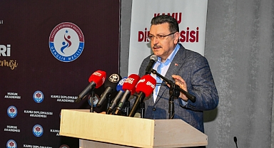 MUSTAFA ŞENTOP, GENÇLİK AKADEMİSİ’NİN KONUĞU OLDU