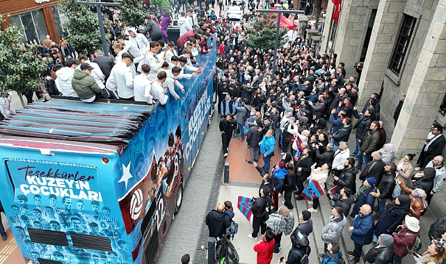 TRABZON, ŞAMPİYONLARI BAĞRINA BASTI