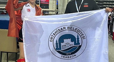 ORTAHİSAR BELEDİYESİ SPORCULARI, KİCK BOKS DÜNYA KUPASI’NDA ÇİFTE ALTIN KAZANDI