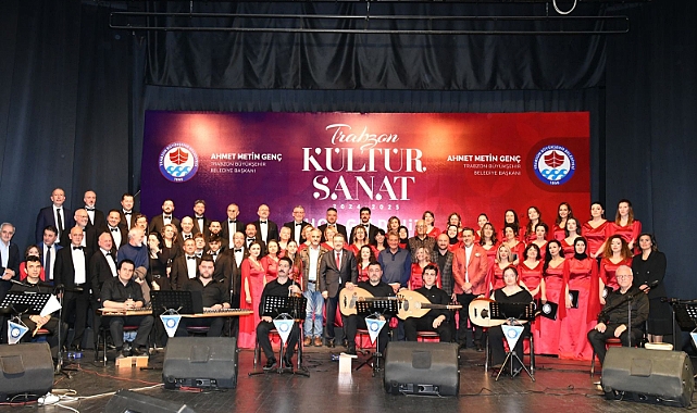 TÜRK MÜZİĞİ ŞÖLENİ SANATSEVERLERİ BÜYÜLEDİ