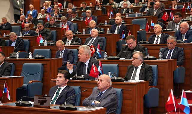 ZORLU: “ARKASINDAKİ DEVLET GÜCÜNE RAĞMEN BÜYÜKŞEHİR BELEDİYESİ’NİN YAPTIKLARI YOK DENECEK KADAR AZ”