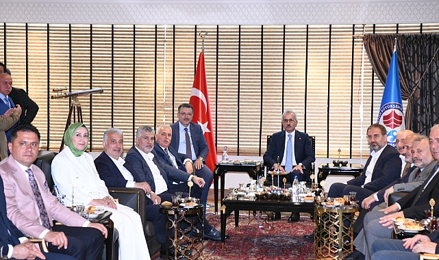 BÜYÜKŞEHİR BELEDİYESİ’NDE BAYRAM COŞKUSU