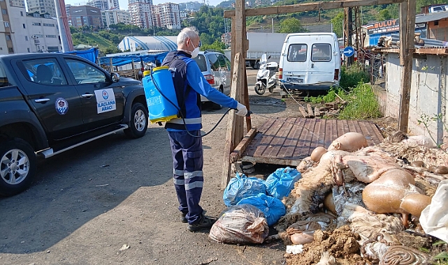 BÜYÜKŞEHİR’DEN KURBAN ALANLARINDA HİJYEN MESAİSİ