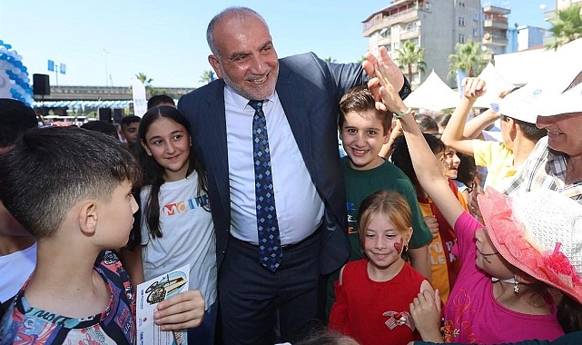 Canik'te Camiler Çocuklarla, Çocuklar Hediyelerle Buluşuyor!