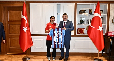 BAŞKAN GENÇ, AVRUPA ŞAMPİYONU SPORCULARI AĞIRLADI