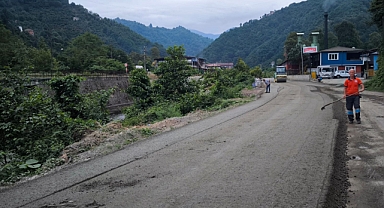 BÜYÜKŞEHİR, 2 GÜNDE 2 BİN 700 METRE KURU BETON SERDİ