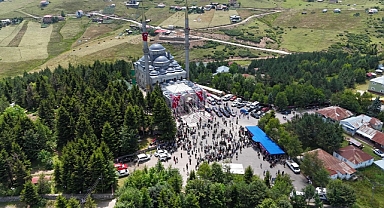 HAÇKALI BABA DUALARLA ANILDI
