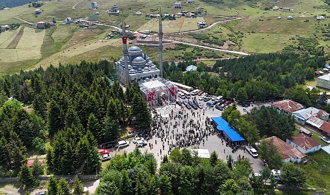 HAÇKALI BABA DUALARLA ANILDI