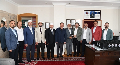 “KUR'AN'I ANLAMAK VE YAŞATMAK SON DERECE KUTSAL BİR GÖREVDİR