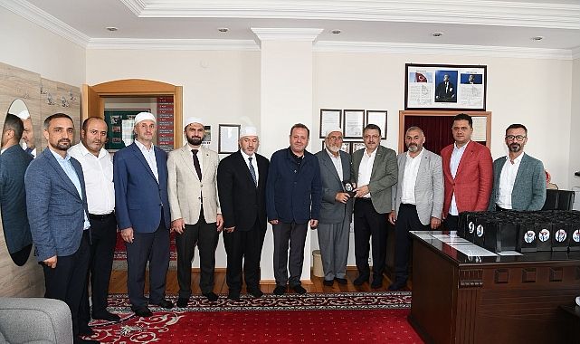 “KUR'AN'I ANLAMAK VE YAŞATMAK SON DERECE KUTSAL BİR GÖREVDİR"