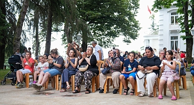 ATATÜRK’ÜN SEVDİĞİ ŞARKILAR KÖŞK’TE YANKILANIYOR