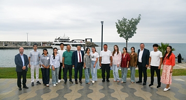 BAŞKAN GENÇ, ÖZBEK ÖĞRENCİLERLE YEMEKTE BULUŞTU
