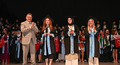 BAŞKAN GENÇ, ÜNİVERSİTE OKUYACAK GENÇLERİ TRABZON’A DAVET ETTİ