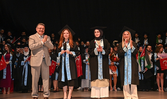 BAŞKAN GENÇ, ÜNİVERSİTE OKUYACAK GENÇLERİ TRABZON’A DAVET ETTİ