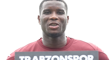 Futbolcumuz Paul Onuachu basın toplantısı düzenledi.