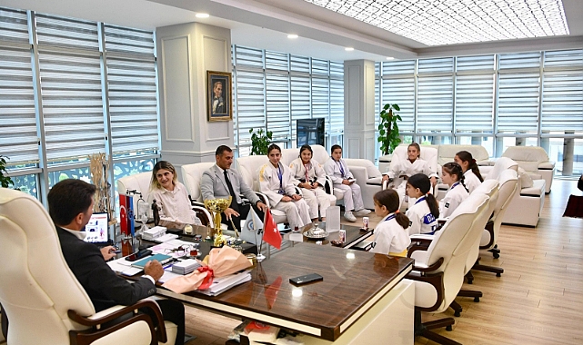 ŞAMPİYON SPORCULARDAN BAŞKAN KAYA’YA TEŞEKKÜR ZİYARETİ