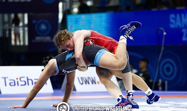 TRABZONLU MİLLİ GÜREŞÇİ BEYZA NUR AKKUŞ DÜNYA ÜÇÜNCÜSÜ OLDU