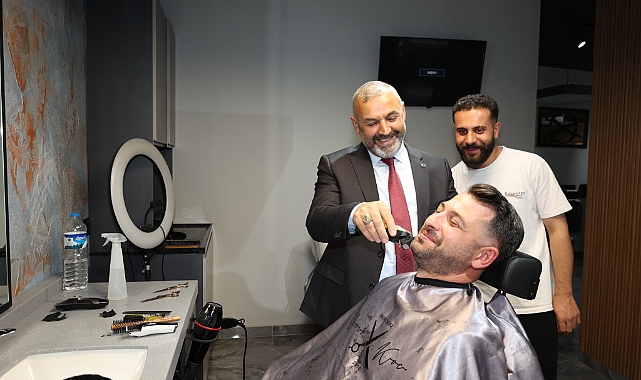 BAŞKAN BİLGİN VATANDAŞLA SIKI DİYALOGDA