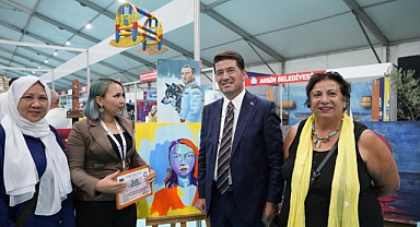 BAŞKAN KAYA, ULUSLARARASI KADIN SANATÇILAR RESİM SERGİSİNİ GEZDİ