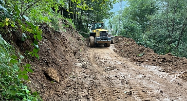 BÜYÜKŞEHİR BELEDİYESİ’NDEN HEYELANLARA ANINDA MÜDAHALE