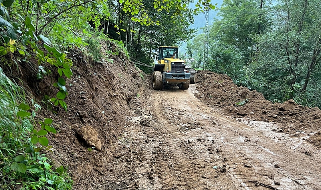BÜYÜKŞEHİR BELEDİYESİ’NDEN HEYELANLARA ANINDA MÜDAHALE