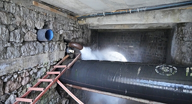 ZORLU’DAN ‘KİRLİ SU’ AÇIKLAMASI: “HASTANELERDE BÜYÜK SIKINTI VAR”