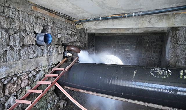 ZORLU’DAN ‘KİRLİ SU’ AÇIKLAMASI: “HASTANELERDE BÜYÜK SIKINTI VAR”