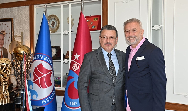 BAŞKAN GENÇ, EFSANE FUTBOLCULARI AĞIRLADI