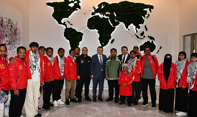 BAŞKAN GENÇ’TEN MALEZYALI GRUBA GAZZE TEŞEKKÜRÜ 