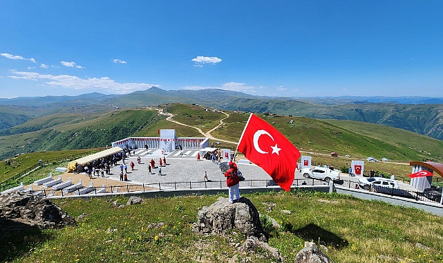 BAŞKAN GENÇ'TEN ŞEHİTLERE VEFA