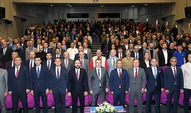 BÜYÜKŞEHİR BELEDİYESİ’NDEN OKULLARA SPOR MALZEMESİ VE OYUN SETİ DESTEĞİ