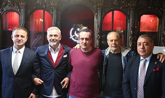 EFSANELER EMİR YUŞA ANISINA SAHAYA ÇIKIYOR 