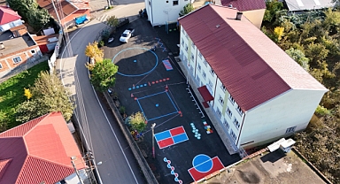 ORTAHİSAR BELEDİYESİ OKUL BAHÇELERİNİ EĞLENCELİ OYUN ALANLARINA DÖNÜŞTÜRÜYOR