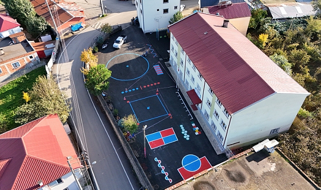 ORTAHİSAR BELEDİYESİ OKUL BAHÇELERİNİ EĞLENCELİ OYUN ALANLARINA DÖNÜŞTÜRÜYOR