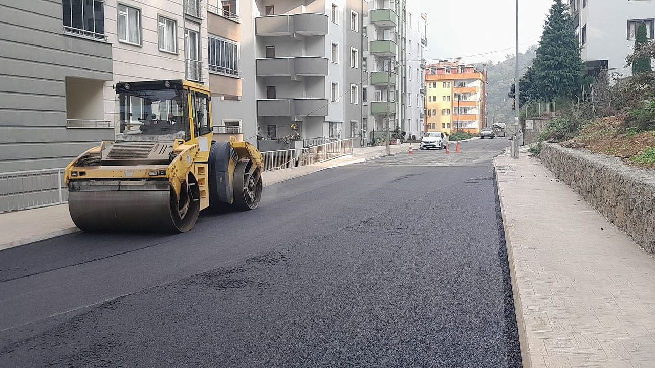 BÜYÜKŞEHİR 18 İLÇEDE SORUNLARI ÇÖZÜYOR