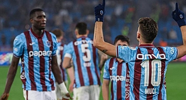 Fırtına Yine Geriden Gelerek Esti