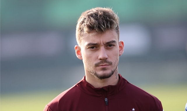 Futbolcumuz Ernest Muçi basın toplantısı düzenledi