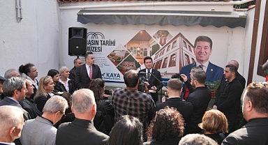 “VATANA ADANMIŞ BİR ÖMRÜN İZLERİ” SERGİSİ, DUYGU DOLU ANLARA SAHNE OLDU